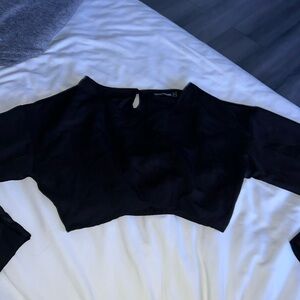 Pretty Little Thing Black Long sleeve crop top